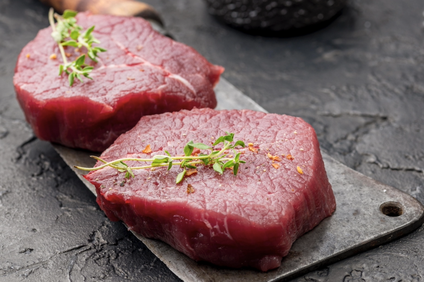 La viande stimule la production gastrique et aide à assimiler le fer.
