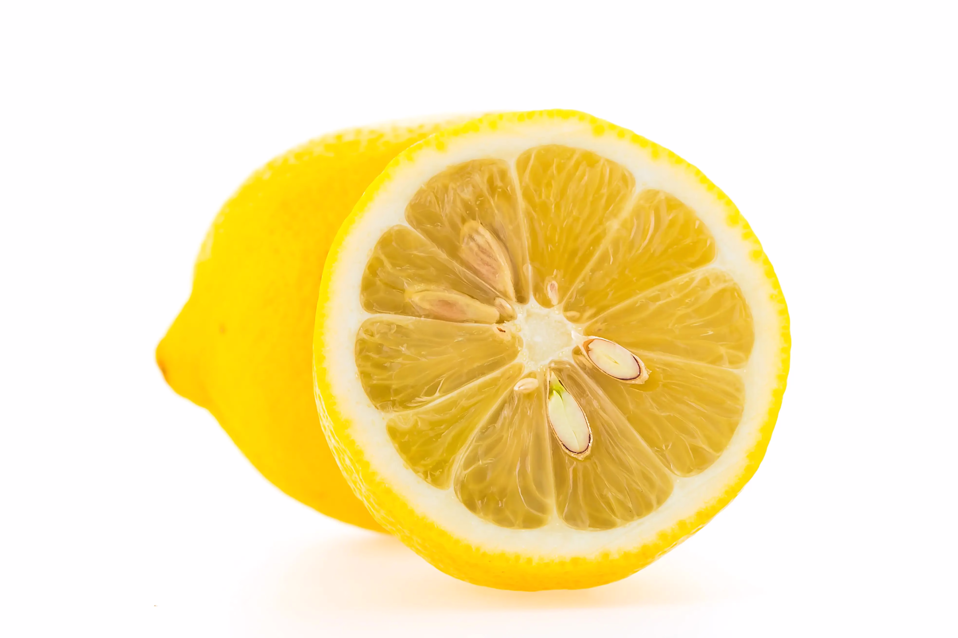 La vitamine C favorise la transformation du fer non héminique, présent dans les végétaux, en une forme plus facilement assimilable par l'organisme, Marta Irico, Apprendre à prendre soin de soi